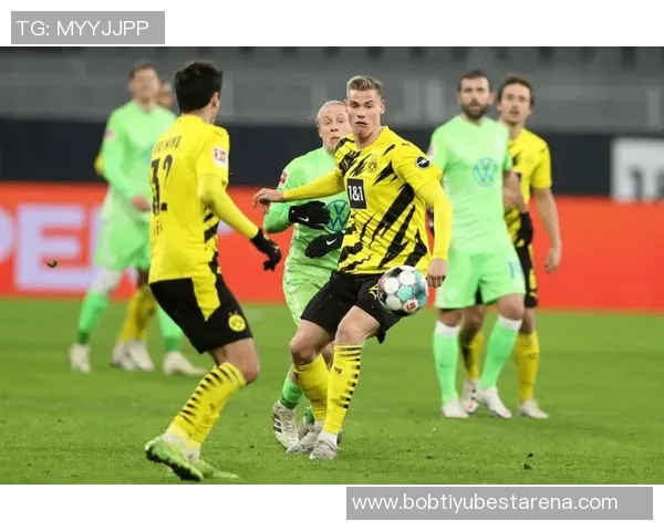 多特蒙德与沃尔夫斯堡争夺图卢兹后卫克雷斯维尔补强中卫阵容